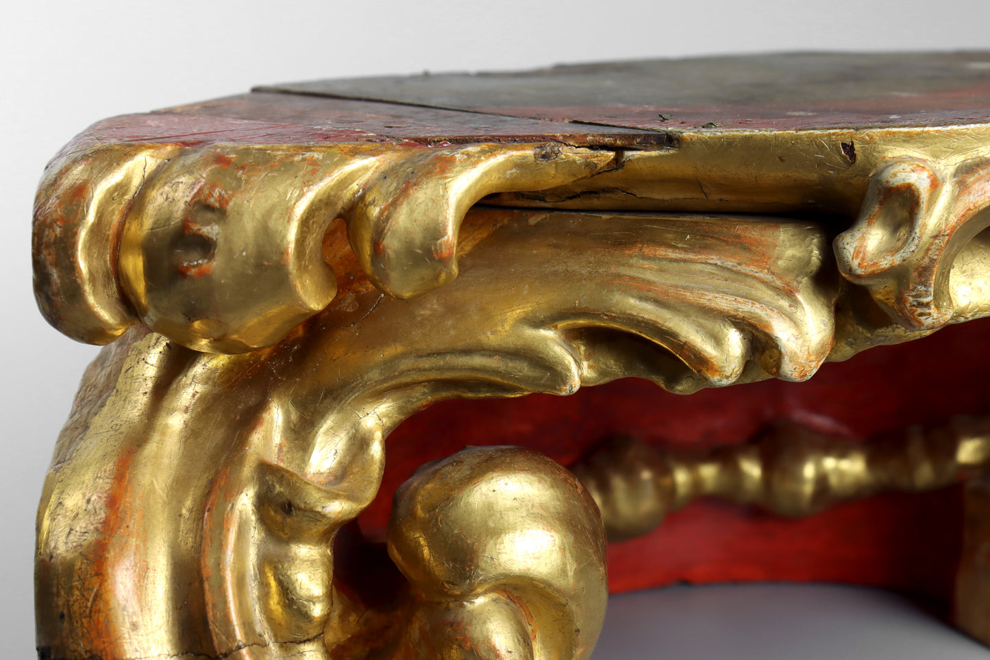 Giltwood Display Stand