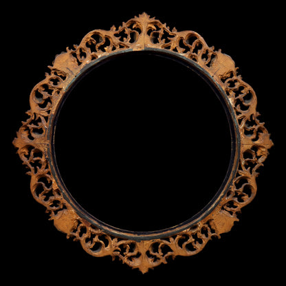 Large Tondo Florentine Carved Giltwood Frame