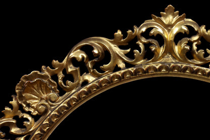 Large Tondo Florentine Carved Giltwood Frame