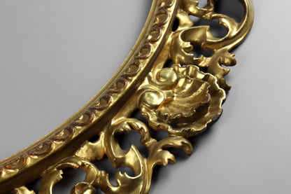 Large Tondo Florentine Carved Giltwood Frame