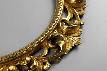 Tondo Florentine Carved Giltwood Frame