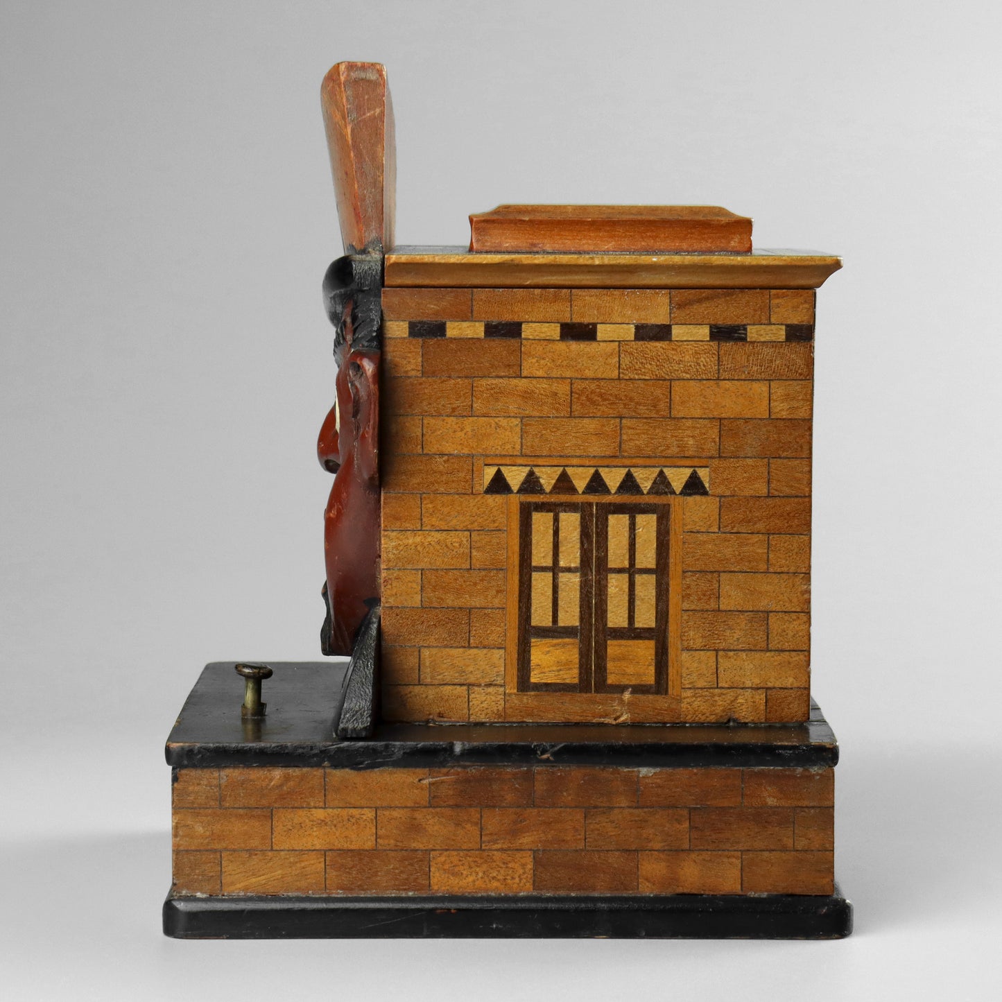 Figurative Cigarette Dispenser