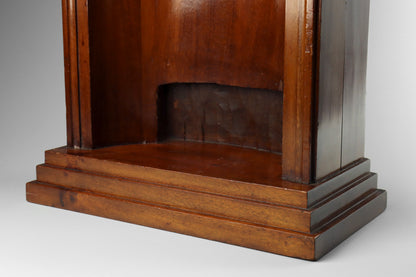 Neoclassical Niche Display