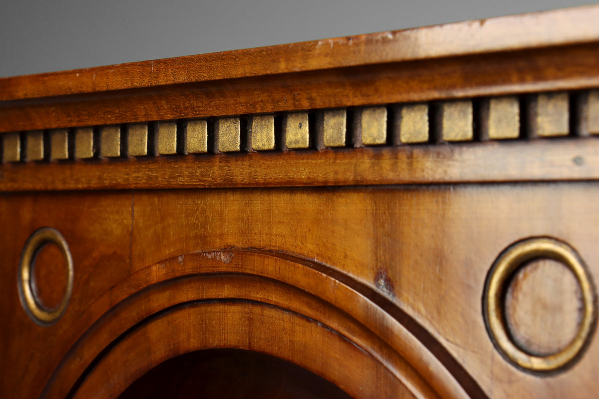 Neoclassical Niche Display